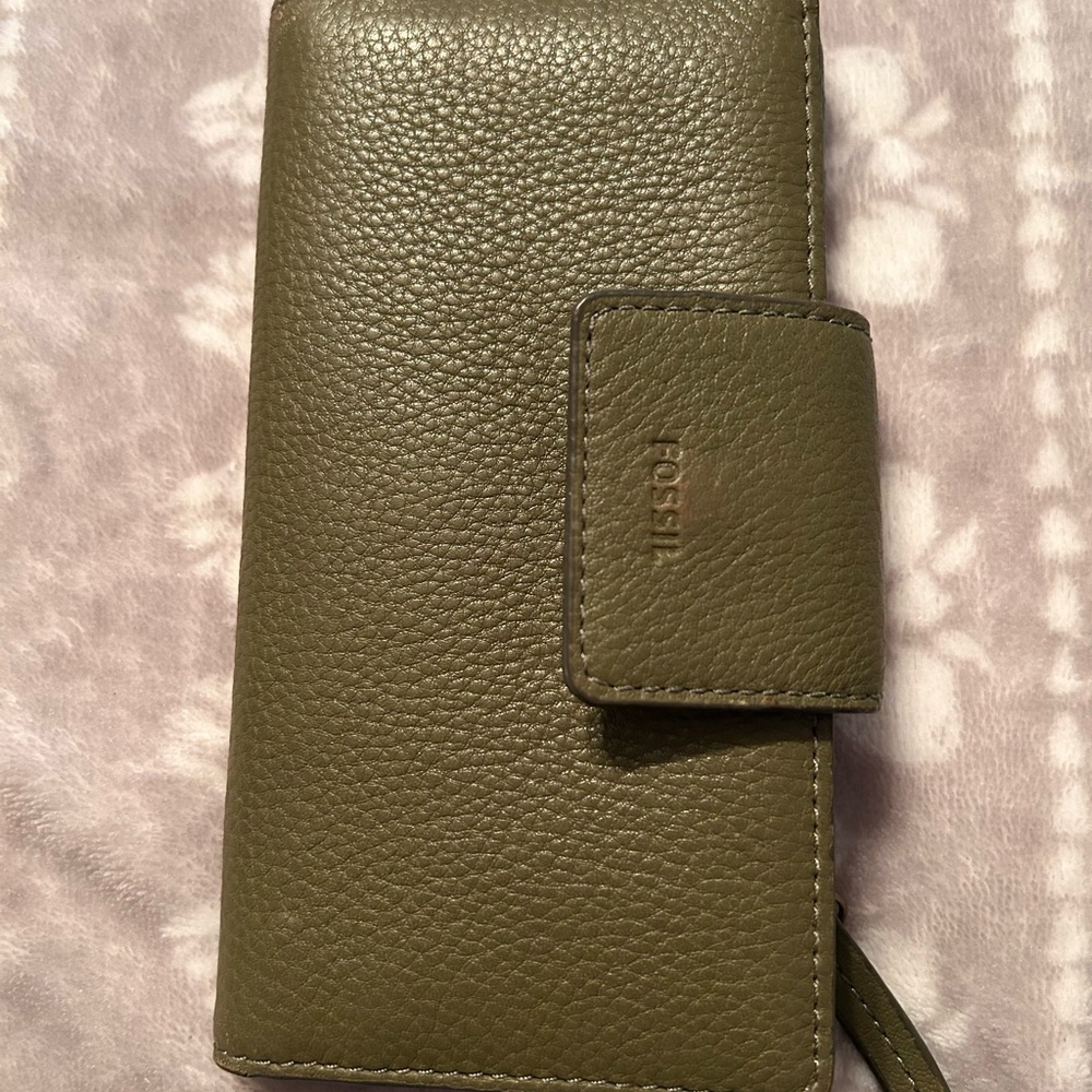 Fossil Olive Green Phone Wallet Case